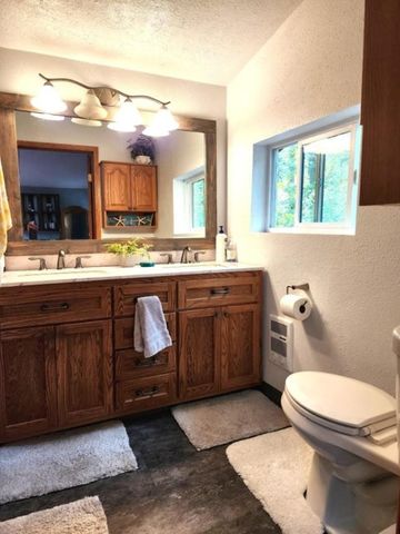 451 Monumental Rd, Colville, WA 99114