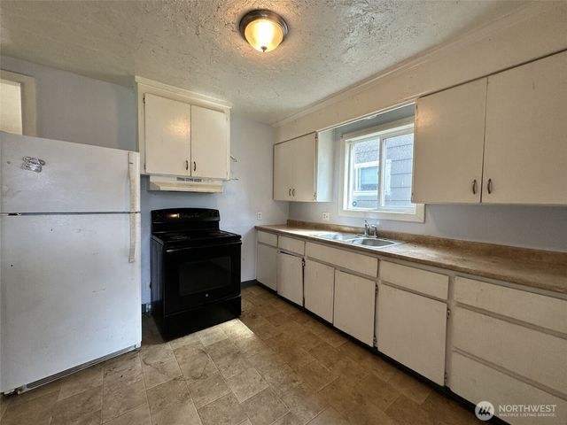 273 Baltimore St, Longview, WA 98632