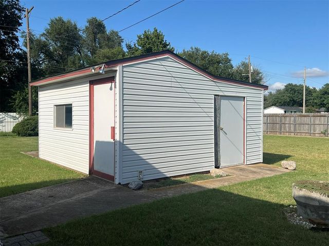2221 SW 42nd Street, Oklahoma City, OK 73119