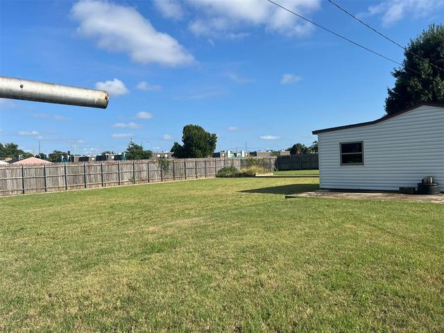 2221 SW 42nd Street, Oklahoma City, OK 73119