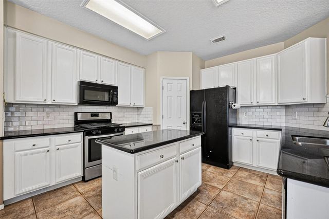 2921 Linda Drive, Pearland, TX 77584