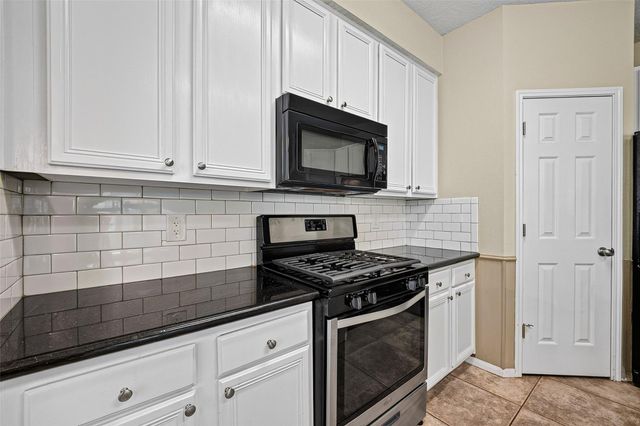 2921 Linda Drive, Pearland, TX 77584