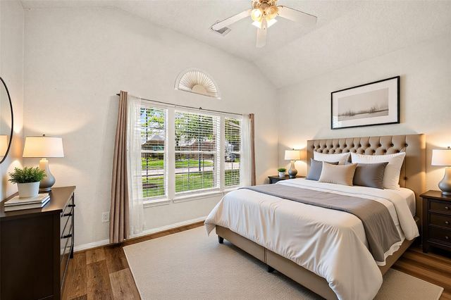 2921 Linda Drive, Pearland, TX 77584