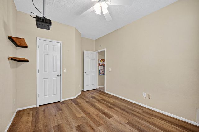 2921 Linda Drive, Pearland, TX 77584