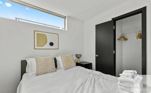210 20th Avenue S, Seattle, WA 98144