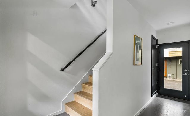 210 20th Avenue S, Seattle, WA 98144