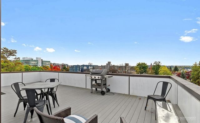 210 20th Avenue S, Seattle, WA 98144
