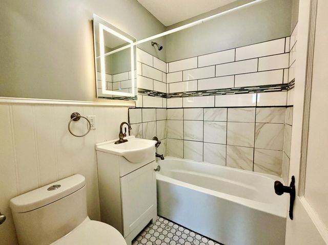 6716 Cedar Lake Road S, Saint Louis Park, MN 55426