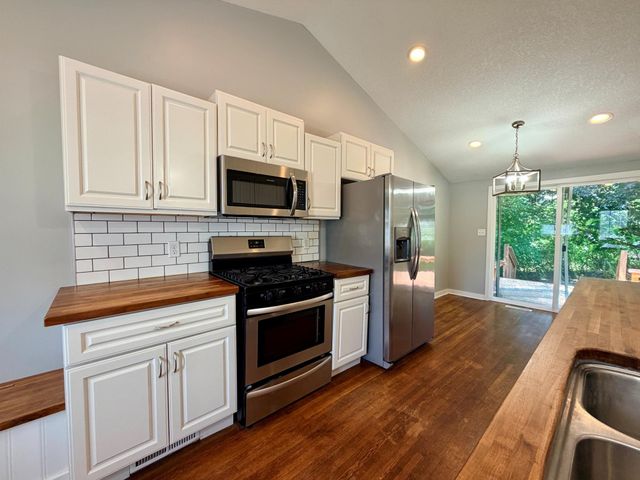 6716 Cedar Lake Road S, Saint Louis Park, MN 55426