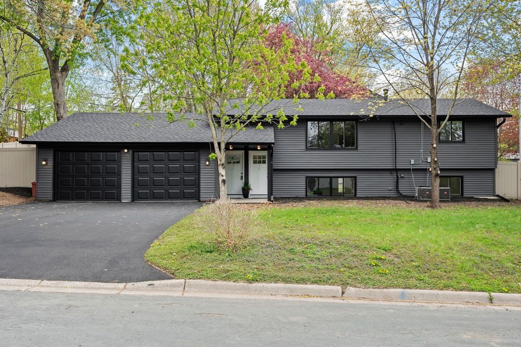 58 Inglewood Street, Long Lake, MN 55356