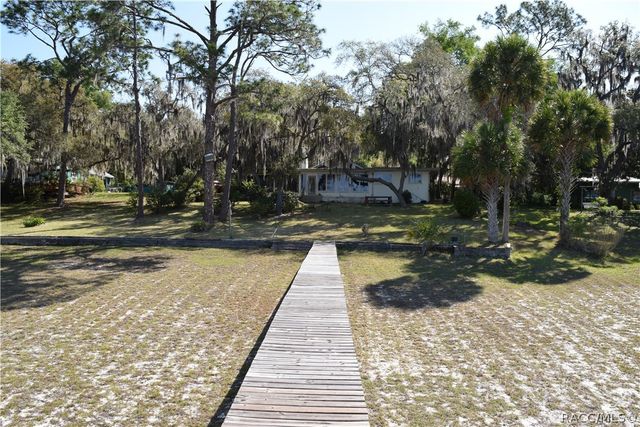 121 Aweema Way, Melrose, FL 32666