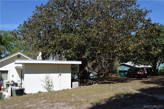121 Aweema Way, Melrose, FL 32666