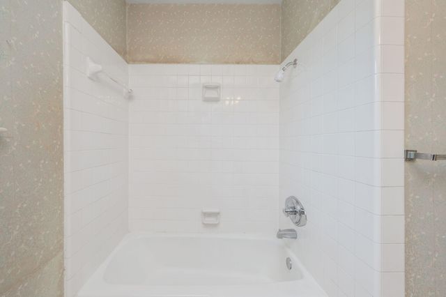 27 SW Driftwood Avenue, Fort Walton Beach, FL 32548