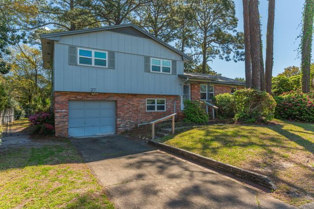 27 SW Driftwood Avenue, Fort Walton Beach, FL 32548