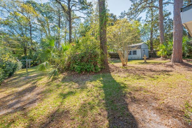 27 SW Driftwood Avenue, Fort Walton Beach, FL 32548