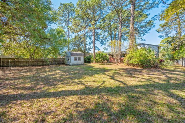 27 SW Driftwood Avenue, Fort Walton Beach, FL 32548