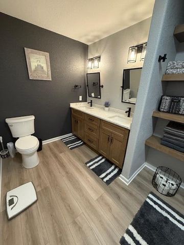 340 Jennifer LANE, Brookfield, WI 53045