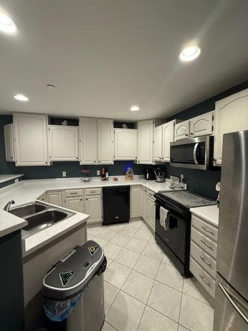 340 Jennifer LANE, Brookfield, WI 53045