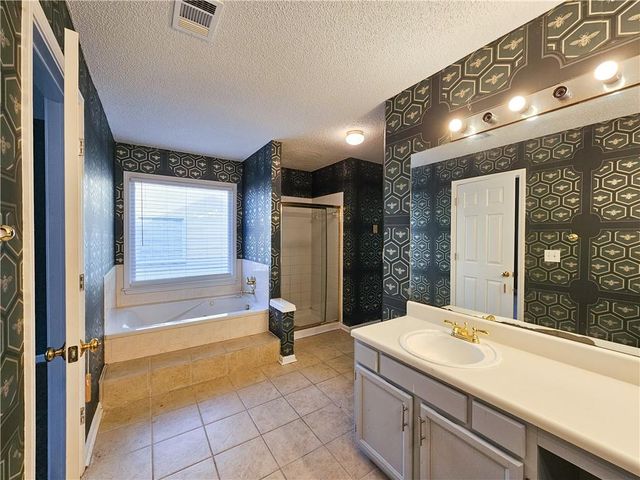 2825 Binghampton Lane, Lawrenceville, GA 30044