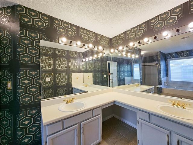 2825 Binghampton Lane, Lawrenceville, GA 30044