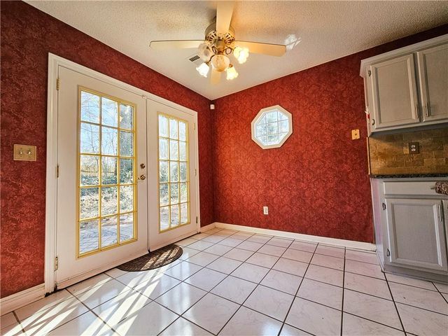 2825 Binghampton Lane, Lawrenceville, GA 30044