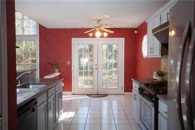 2825 Binghampton Lane, Lawrenceville, GA 30044