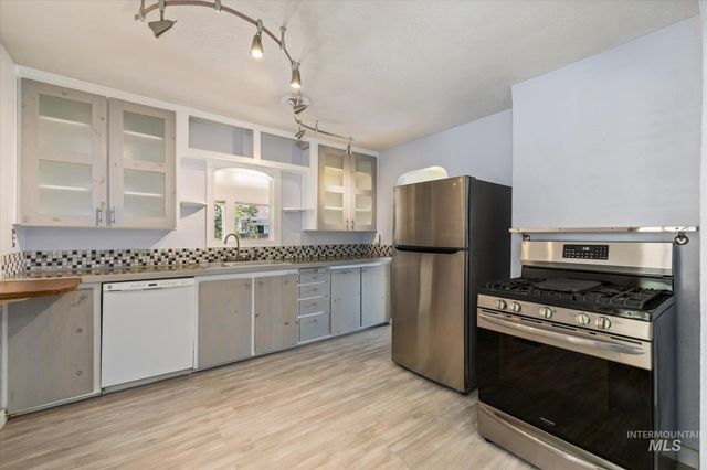 5712 W Castle Drive, Boise, ID 83703