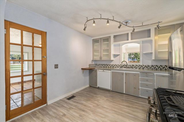 5712 W Castle Drive, Boise, ID 83703