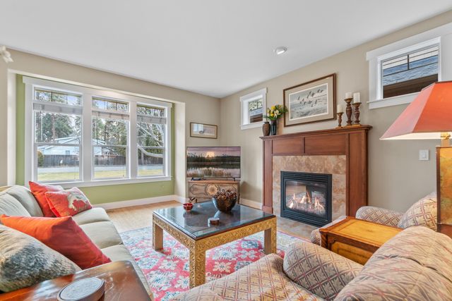 832 NE Revere Avenue, Bend, OR 97701