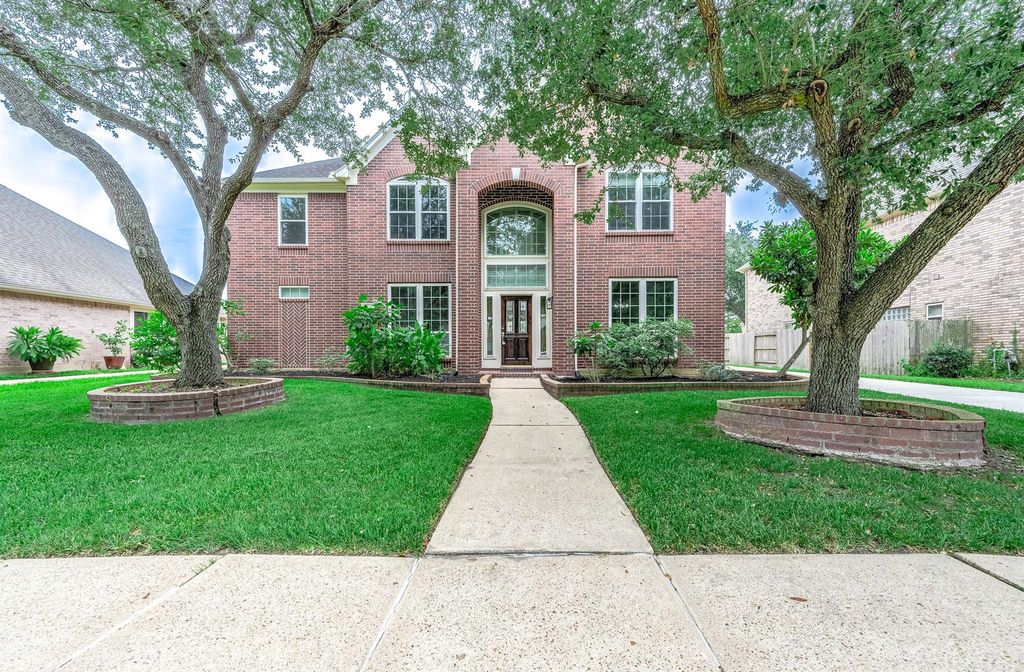 2923 Elsbury Lane, Pearland, TX 77584