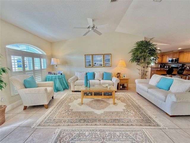 11 CLINTON COURT S, Palm Coast, FL 32137