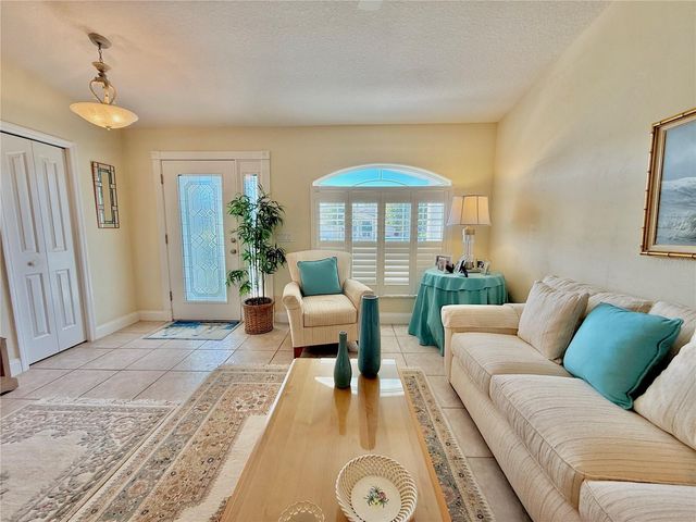 11 CLINTON COURT S, Palm Coast, FL 32137