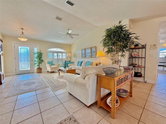 11 CLINTON COURT S, Palm Coast, FL 32137