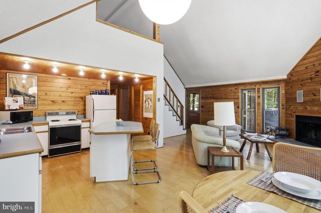 975 TUCKAHOE TRL, Hedgesville, WV 25427