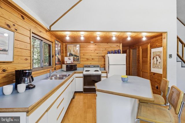 975 TUCKAHOE TRL, Hedgesville, WV 25427