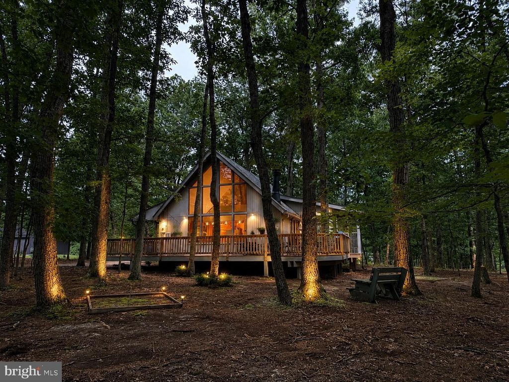 975 TUCKAHOE TRL, Hedgesville, WV 25427
