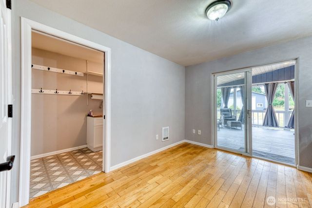 18427 Brandywine Court SW, Rochester, WA 98579