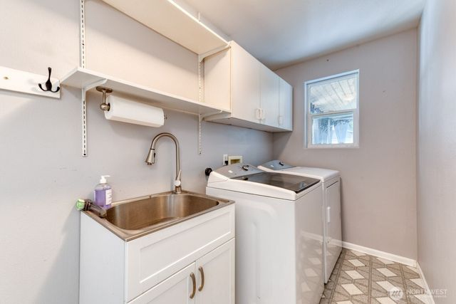 18427 Brandywine Court SW, Rochester, WA 98579