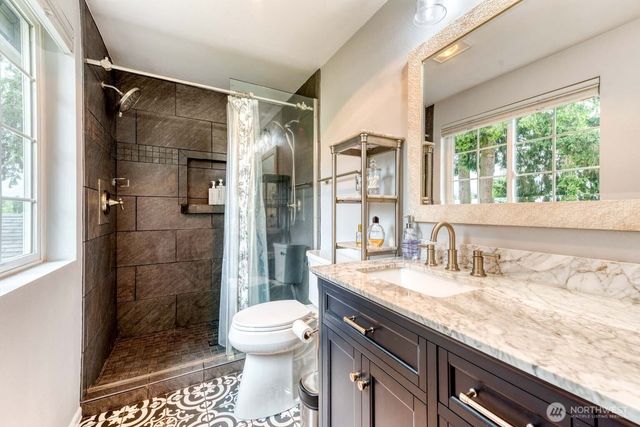 18427 Brandywine Court SW, Rochester, WA 98579