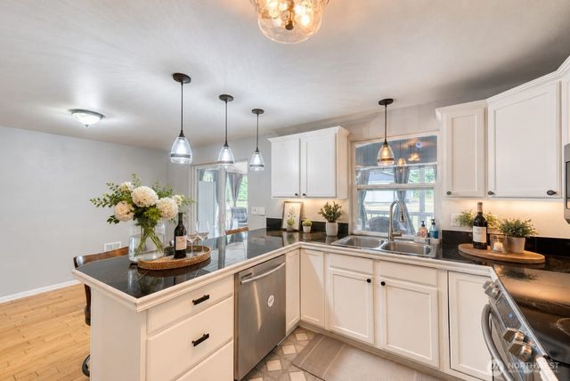18427 Brandywine Court SW, Rochester, WA 98579