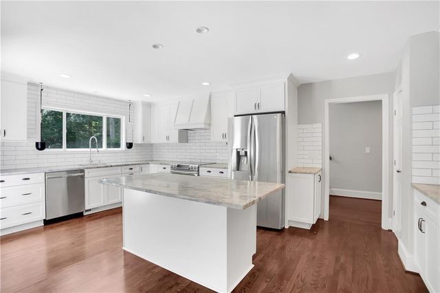 455 Persimmon Lane, Roswell, GA 30076