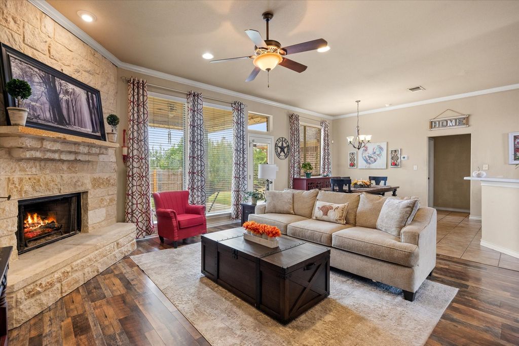 2804 Tour Court, Granbury, TX 76049 — exterior