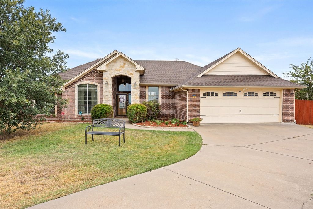 2804 Tour Court, Granbury, TX 76049 — photo 2