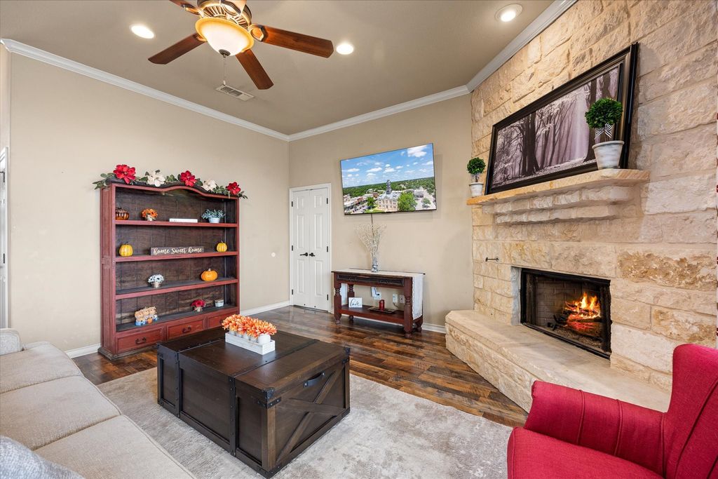 2804 Tour Court, Granbury, TX 76049 — photo 3
