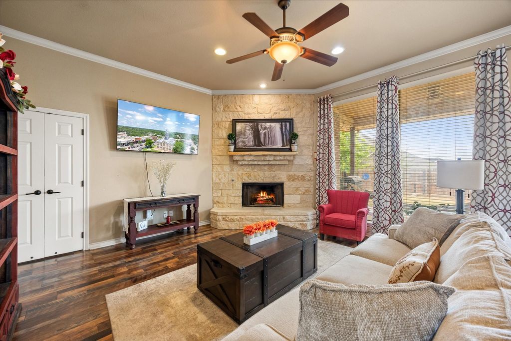 2804 Tour Court, Granbury, TX 76049 — photo 4