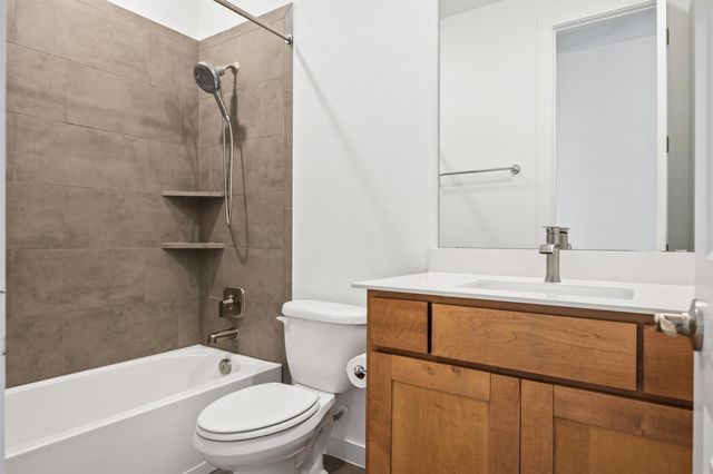 1221 Texas Ash LN, Georgetown, TX 78628