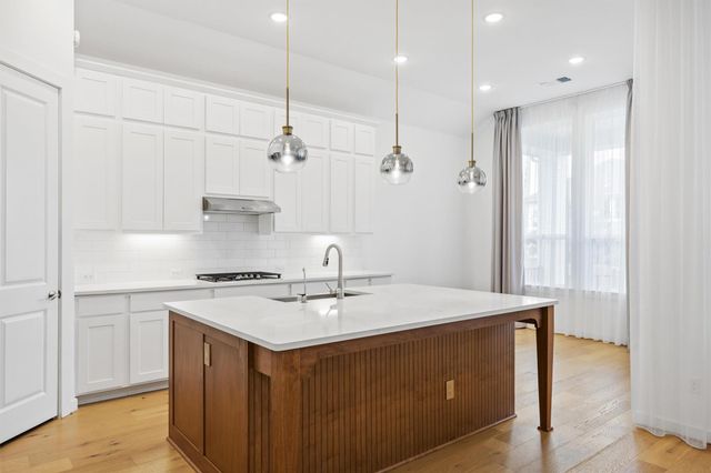 1221 Texas Ash LN, Georgetown, TX 78628