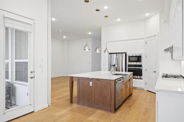 1221 Texas Ash LN, Georgetown, TX 78628