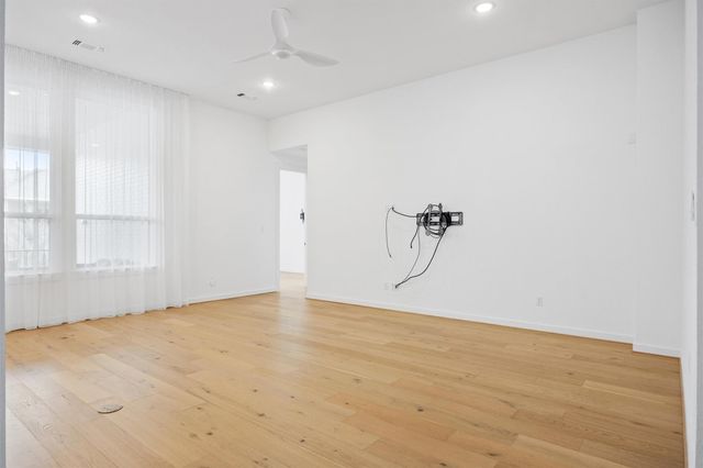 1221 Texas Ash LN, Georgetown, TX 78628