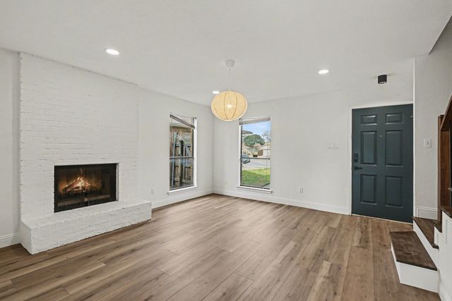 2103 Mistletoe Avenue, Fort Worth, TX 76110